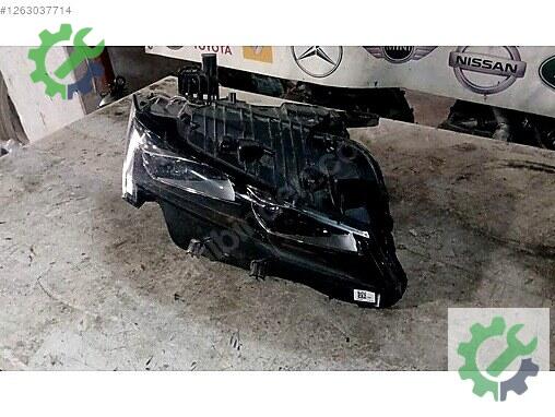 Peugeot 408 Sağ Ön Far çıkma parça