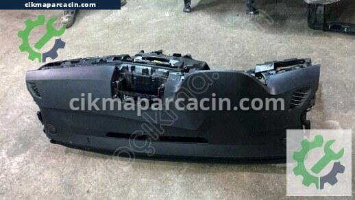 Dacia Sandero Torpido çıkma parça