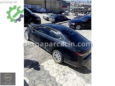 Skoda Superb Sol Arka Çamurluk çıkma parça