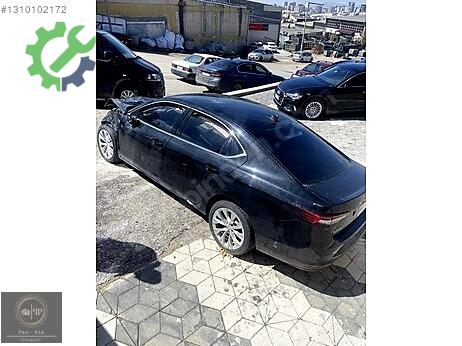 Skoda Superb Sol Arka Çamurluk çıkma parça
