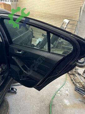 Ford Focus Sağ Arka Kapı çıkma parça