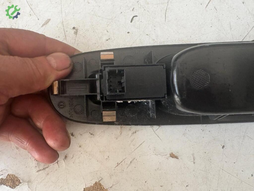 Fiat Punto Cam Açma Anahtarı çıkma parça