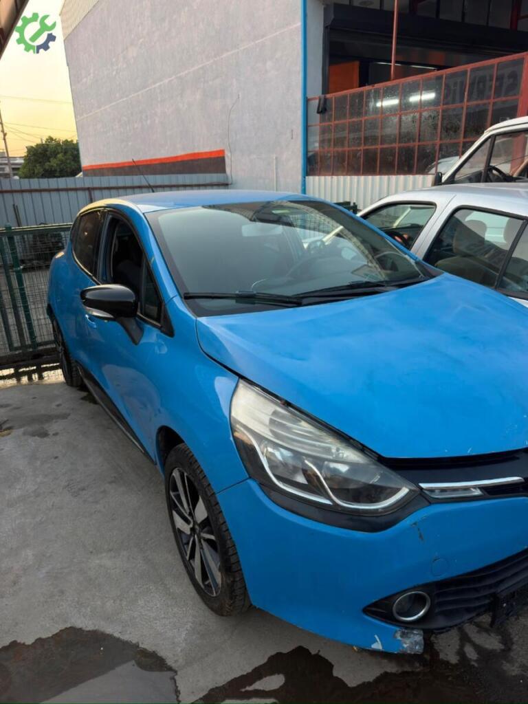 Renault Clio Ön Far çıkma parça