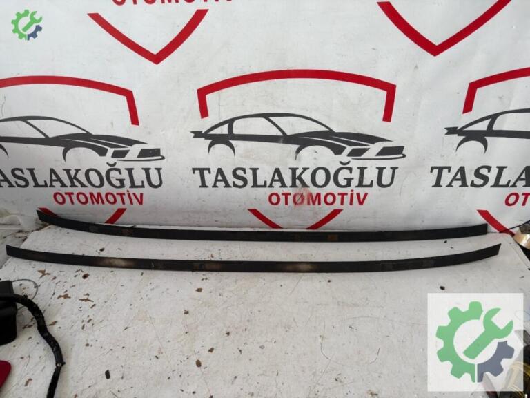Opel Corsa Tavan Çıtası çıkma parça