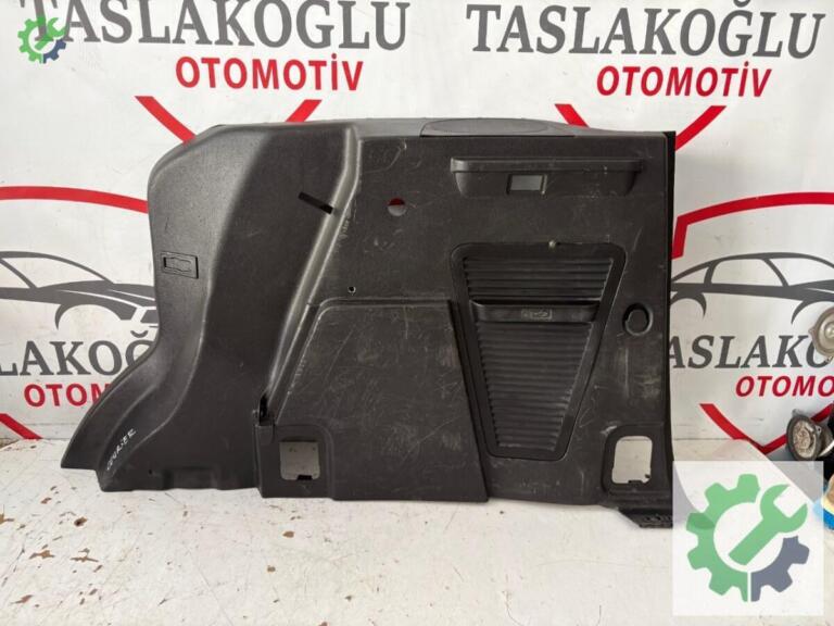 Ford Tourneo Courier Bagaj Kaplaması çıkma parça