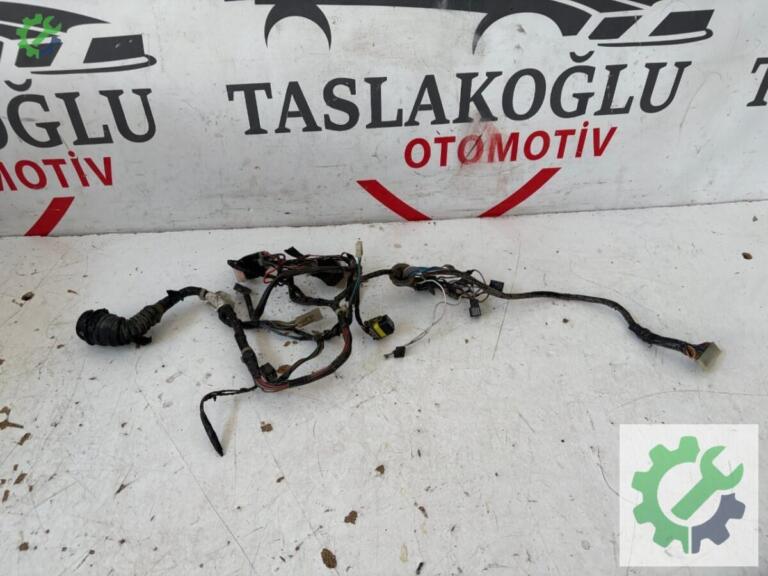 Opel Corsa Sol Ön Kapı çıkma parça