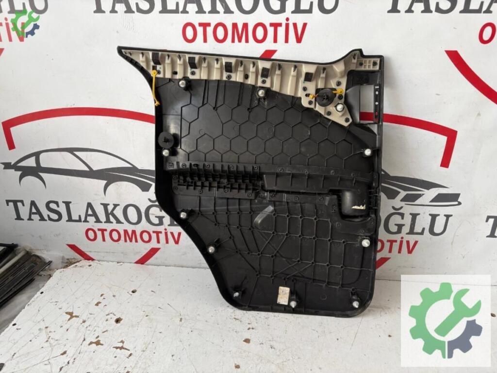 Ford Tourneo Courier Kapı Döşemesi çıkma parça