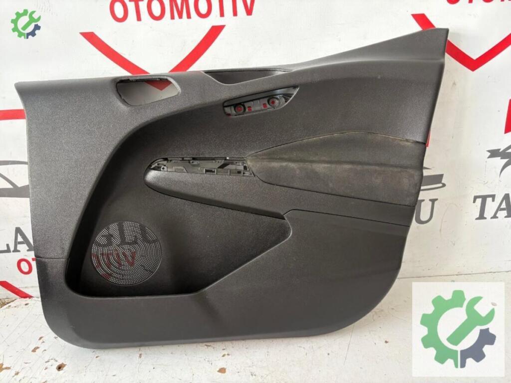 Ford Tourneo Courier Kapı Döşemesi çıkma parça