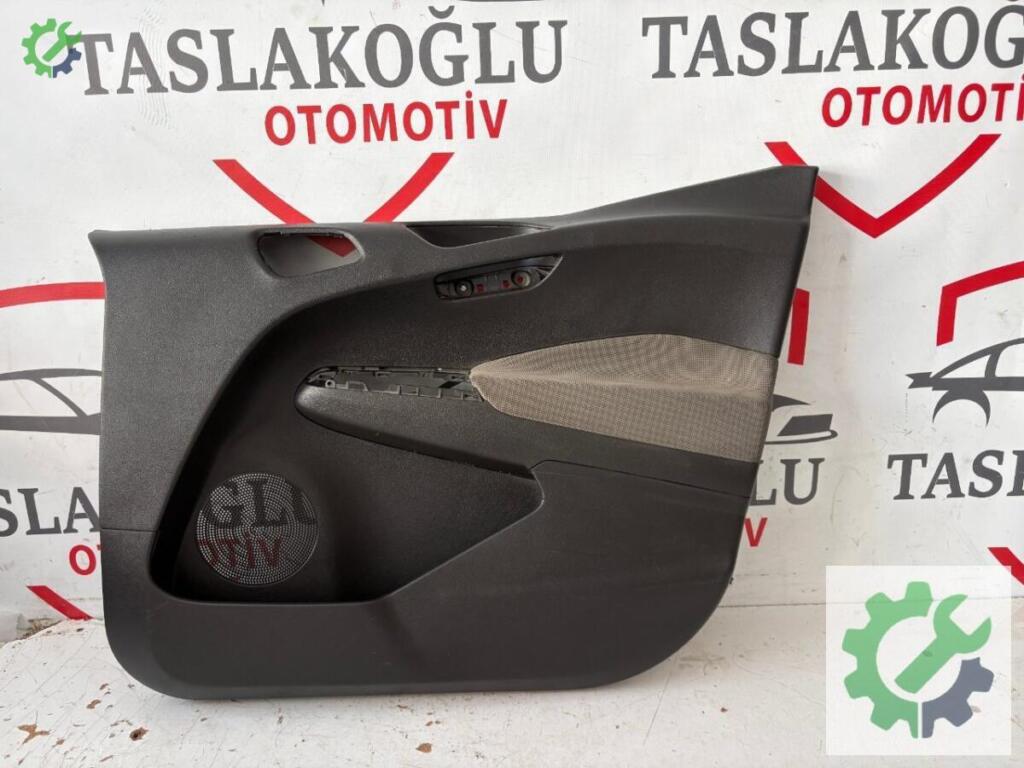 Ford Tourneo Courier Kapı Döşemesi çıkma parça