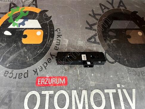 Renault Clio Flaşör Düğmesi 283E85533R çıkma parça