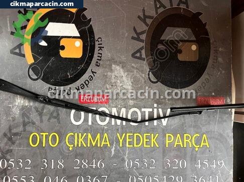 Renault Clio Silecek Kolu çıkma parça