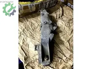 BMW E36 Motor Destek Braketi Sol 1137015 11811137015