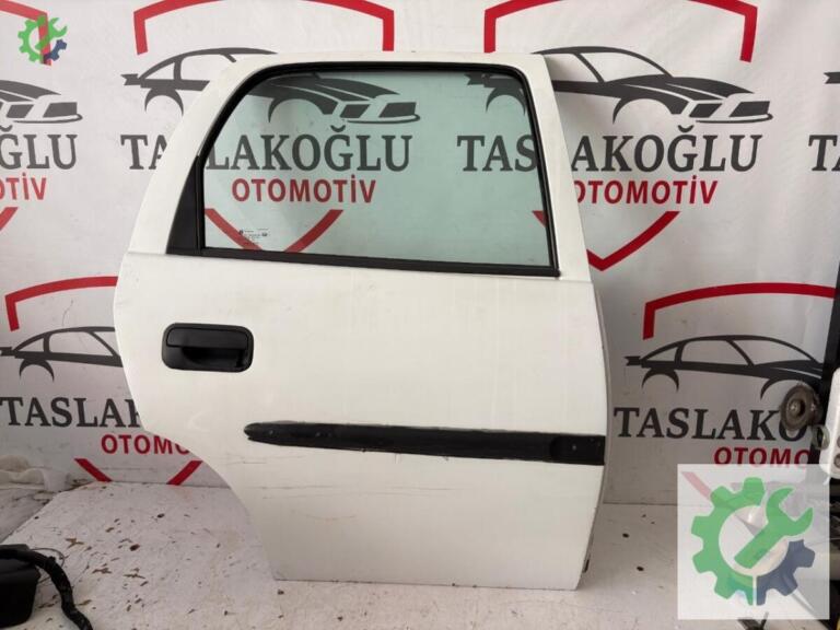 Opel Corsa Sağ Arka Kapı çıkma parça