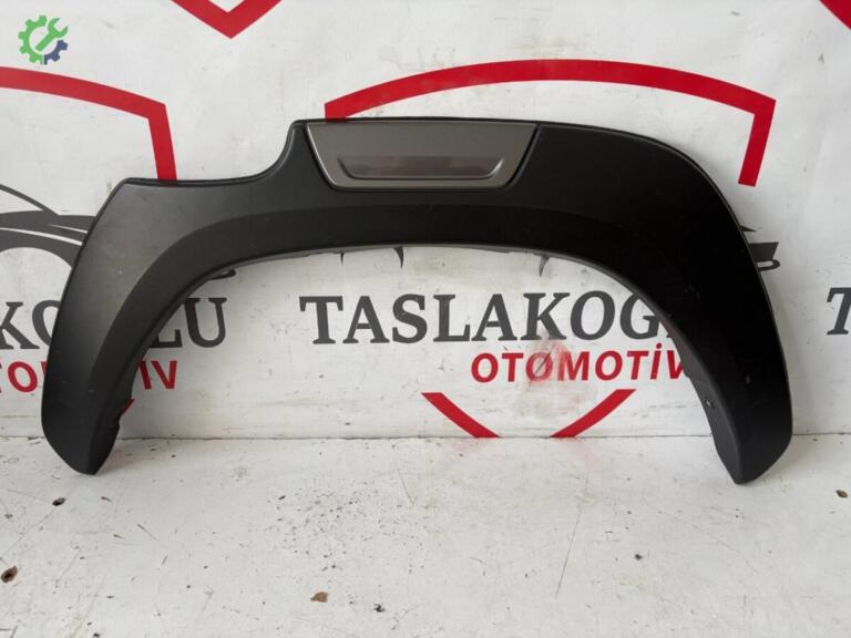 Toyota Hilux Sol Arka Çamurluk çıkma parça