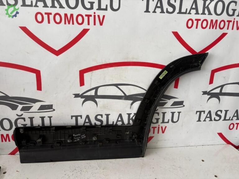 Hyundai Tucson Sağ Arka Kapı çıkma parça