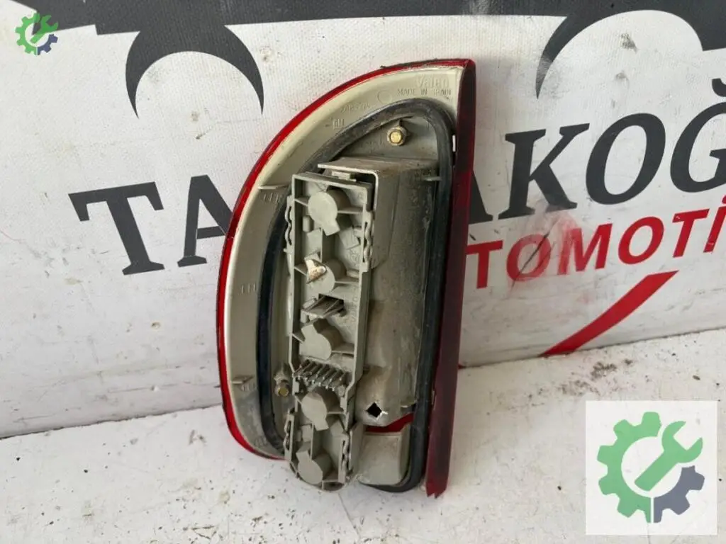 Opel Corsa Sağ Stop çıkma parça