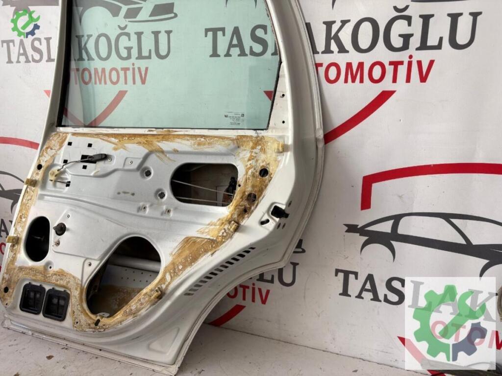 Opel Corsa Sağ Arka Kapı çıkma parça