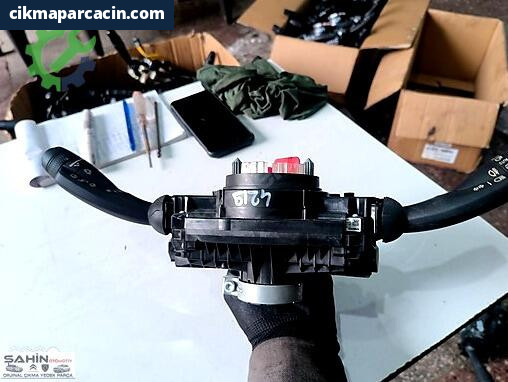 Volvo XC40 Sinyal Kolu 31456215 çıkma parça