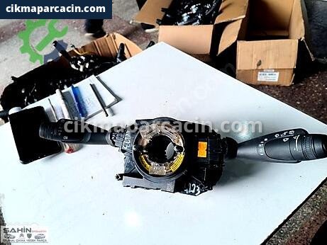 Volvo XC40 Sinyal Kolu çıkma parça