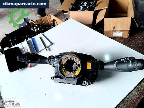 Volvo XC40 Sinyal Kolu çıkma parça