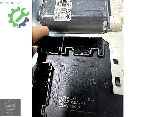 Volkswagen Golf Cam Motoru 3C0959793A çıkma parça