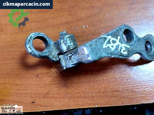 Ford Focus Kapı Menteşesi 3M51R22811AH çıkma parça