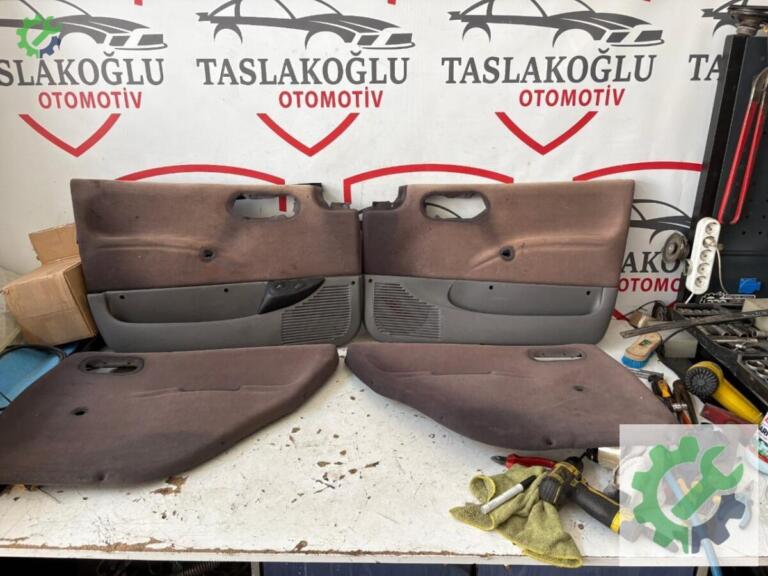 Opel Corsa Kapı Döşemesi çıkma parça