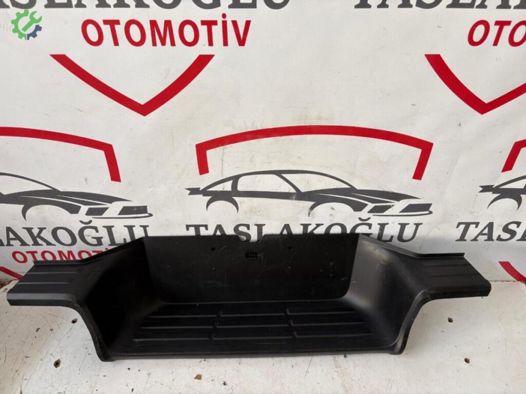 Toyota Hilux Arka Tampon çıkma parça