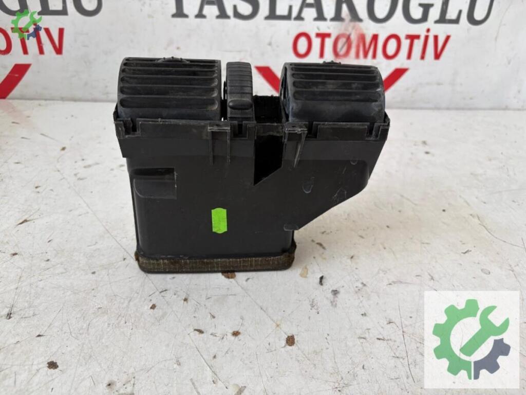 Opel Corsa Kalorifer Izgarası çıkma parça