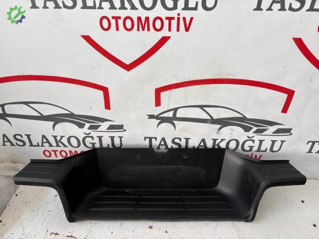 Toyota Hilux Arka Tampon çıkma parça