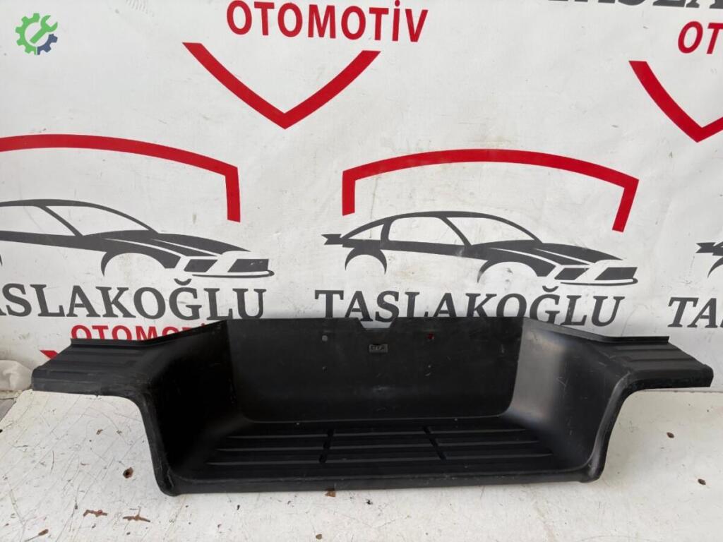 Toyota Hilux Arka Tampon çıkma parça