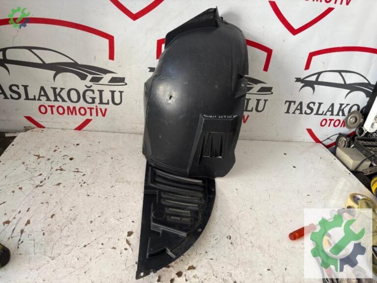 Peugeot 407 Davlumbaz çıkma parça