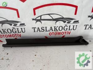 FORD TOURNEO COURİER SAĞ MARŞPİYEL BAKALİTİ