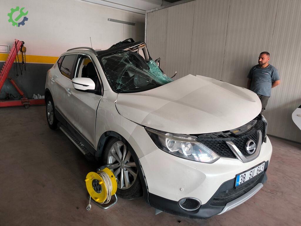 Nissan Qashqai Kapı (Ön Sağ) çıkma parça