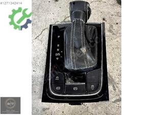 566.713.203A SKODA KODİAQ VİTES PANELİ