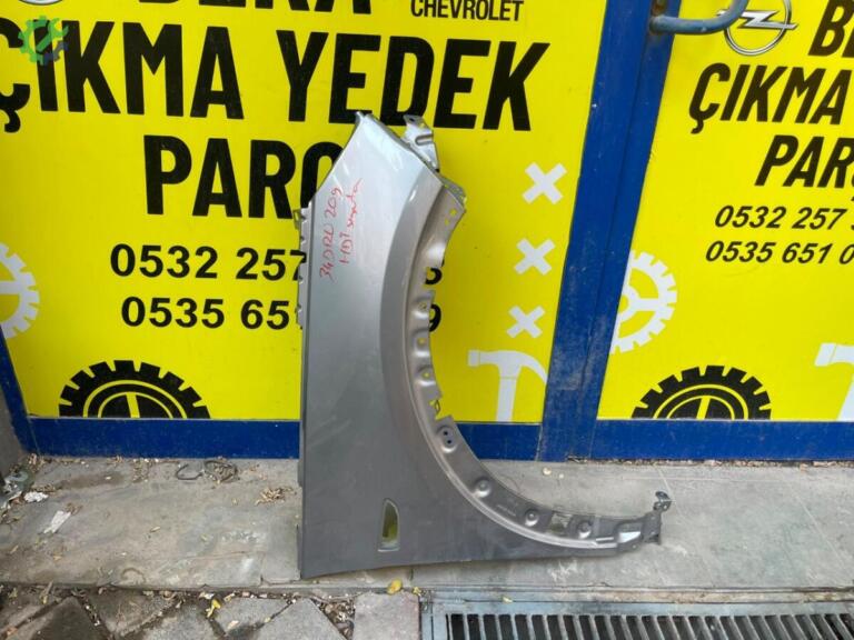 Opel Grandland Sağ Ön Çamurluk çıkma parça