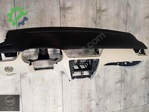 Skoda Octavia Torpido 5E1857007 çıkma parça