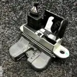 5K0827505B VW Golf 6 VI 5K bagaj kapağı kilidi ORJİNAL
