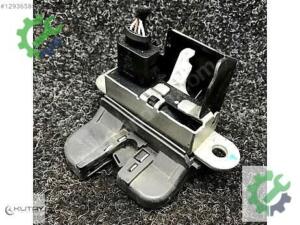 5K0827505B VW Golf 6 VI 5K bagaj kapağı kilidi ORJİNAL