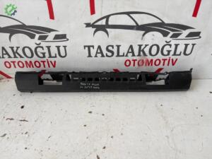 TOYOTA HİLUX ÖN TAMPON DESTEK BAKALİTİ