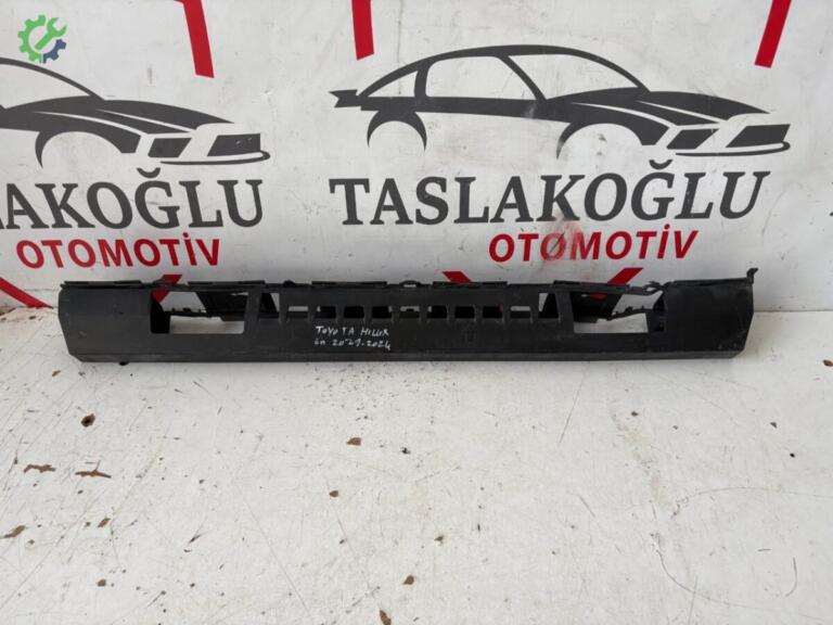 Toyota Hilux Ön Tampon çıkma parça
