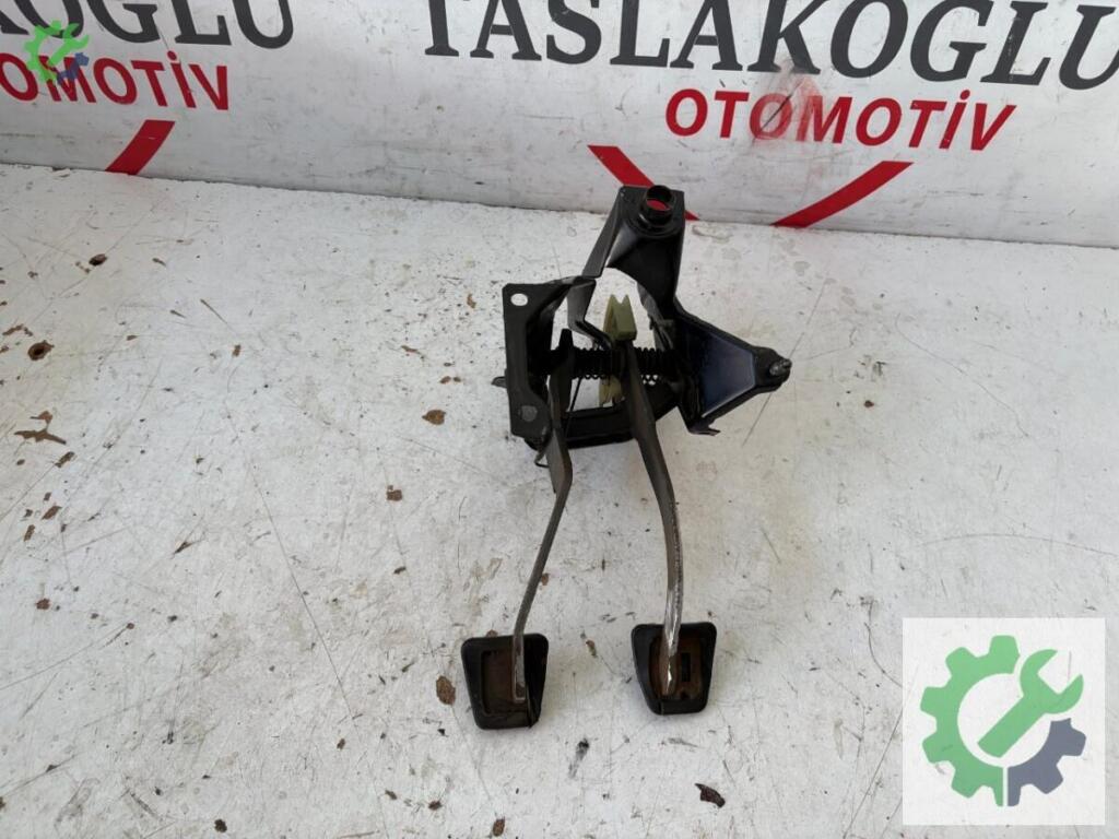 Opel Corsa Pedal çıkma parça