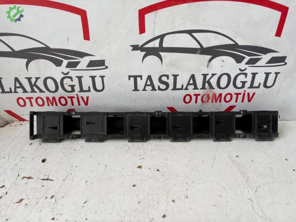 Toyota Hilux Ön Tampon çıkma parça