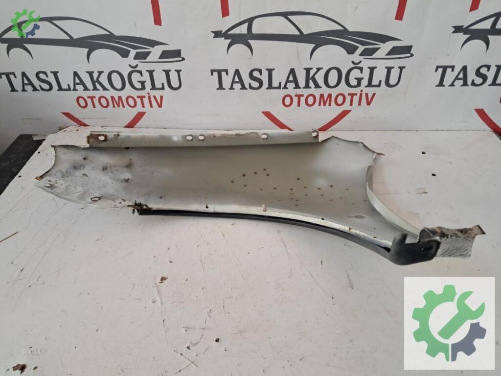 Opel Corsa Sağ Ön Çamurluk çıkma parça