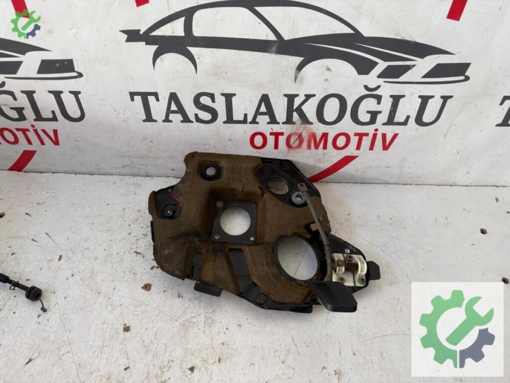 Opel Corsa Pedal çıkma parça