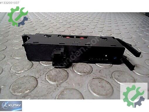 BMW 3 Serisi Cam Açma Düğmesi 61318381518 çıkma parça
