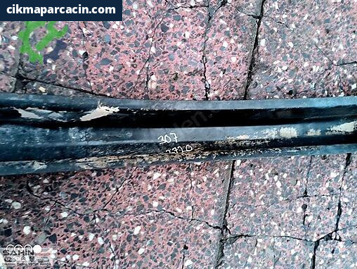 Peugeot 307 Arka Tampon Demiri 636989280D çıkma parça