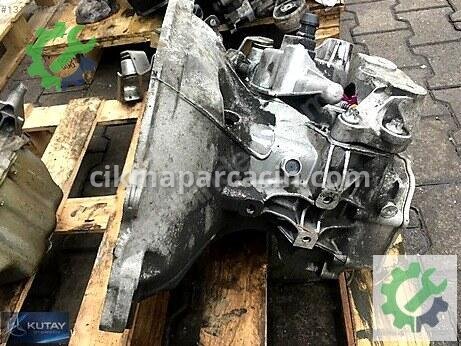 Opel Corsa Şanzıman Komple 649354685 çıkma parça