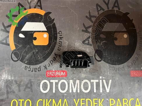 Renault Clio Kalorifer Izgarası 687610281R çıkma parça