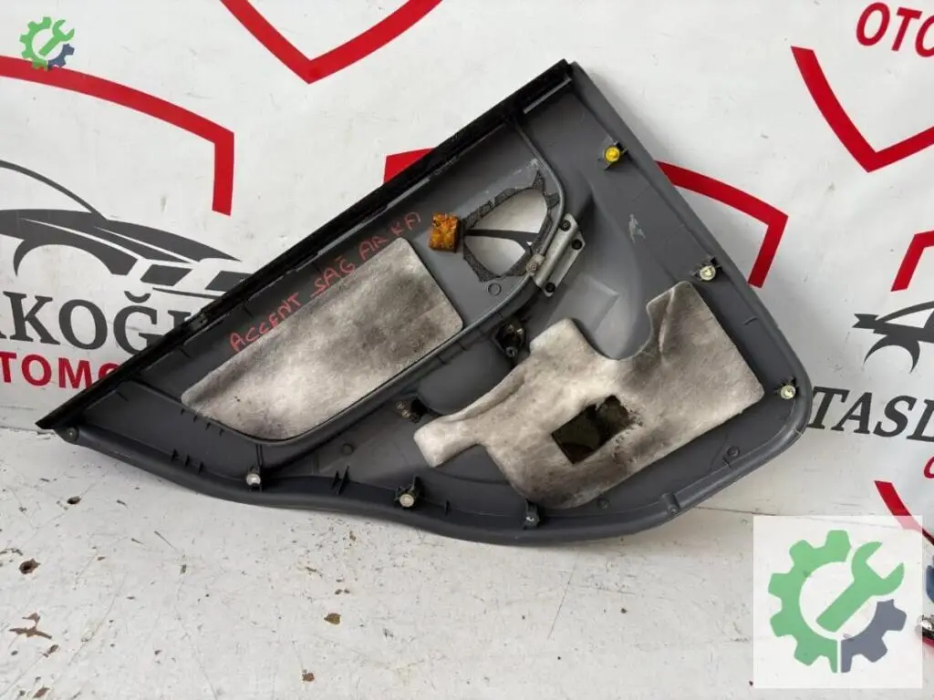 Hyundai Accent Kapı Döşemesi çıkma parça